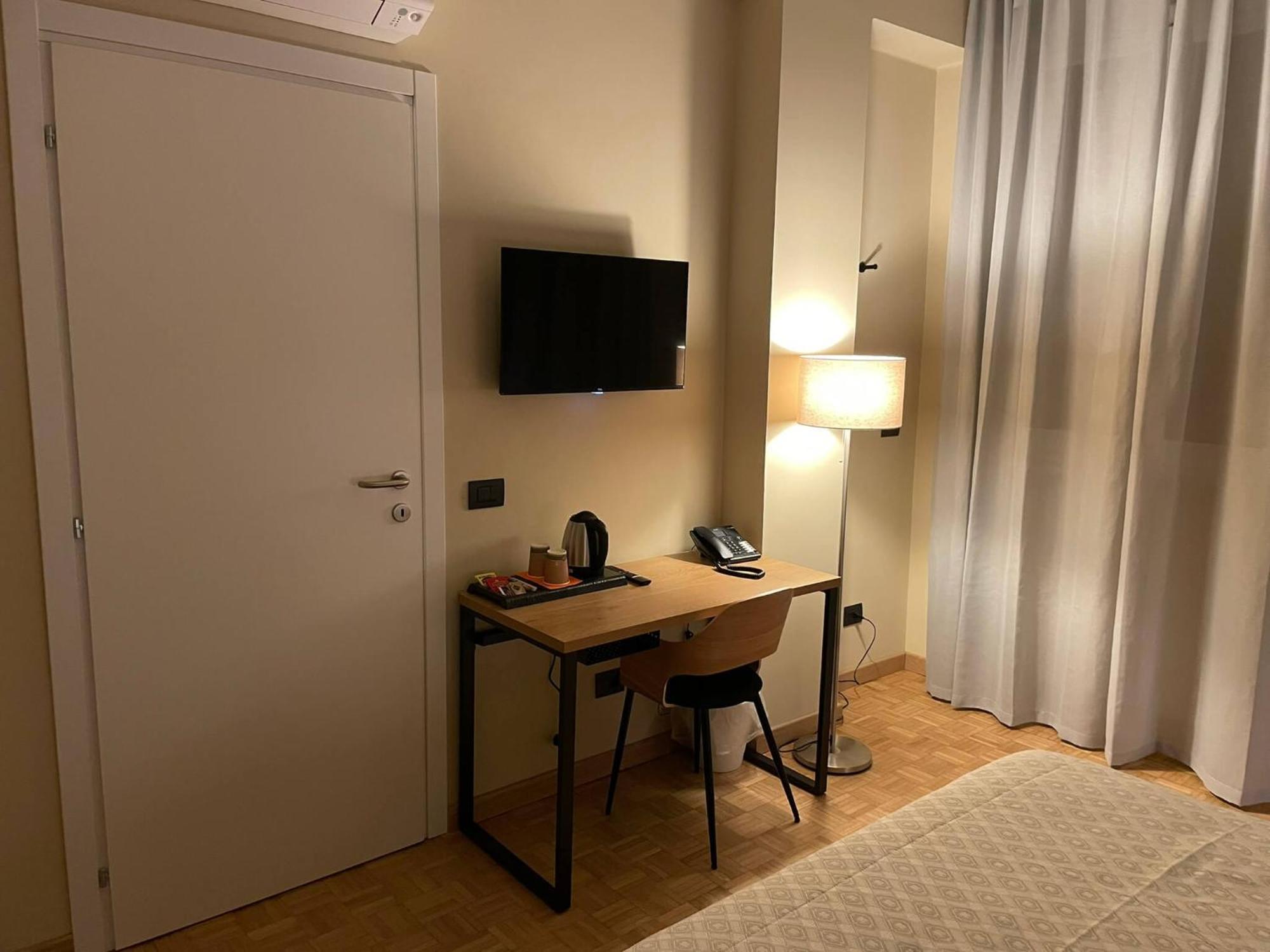 La Galleria Lodge Парма Экстерьер фото