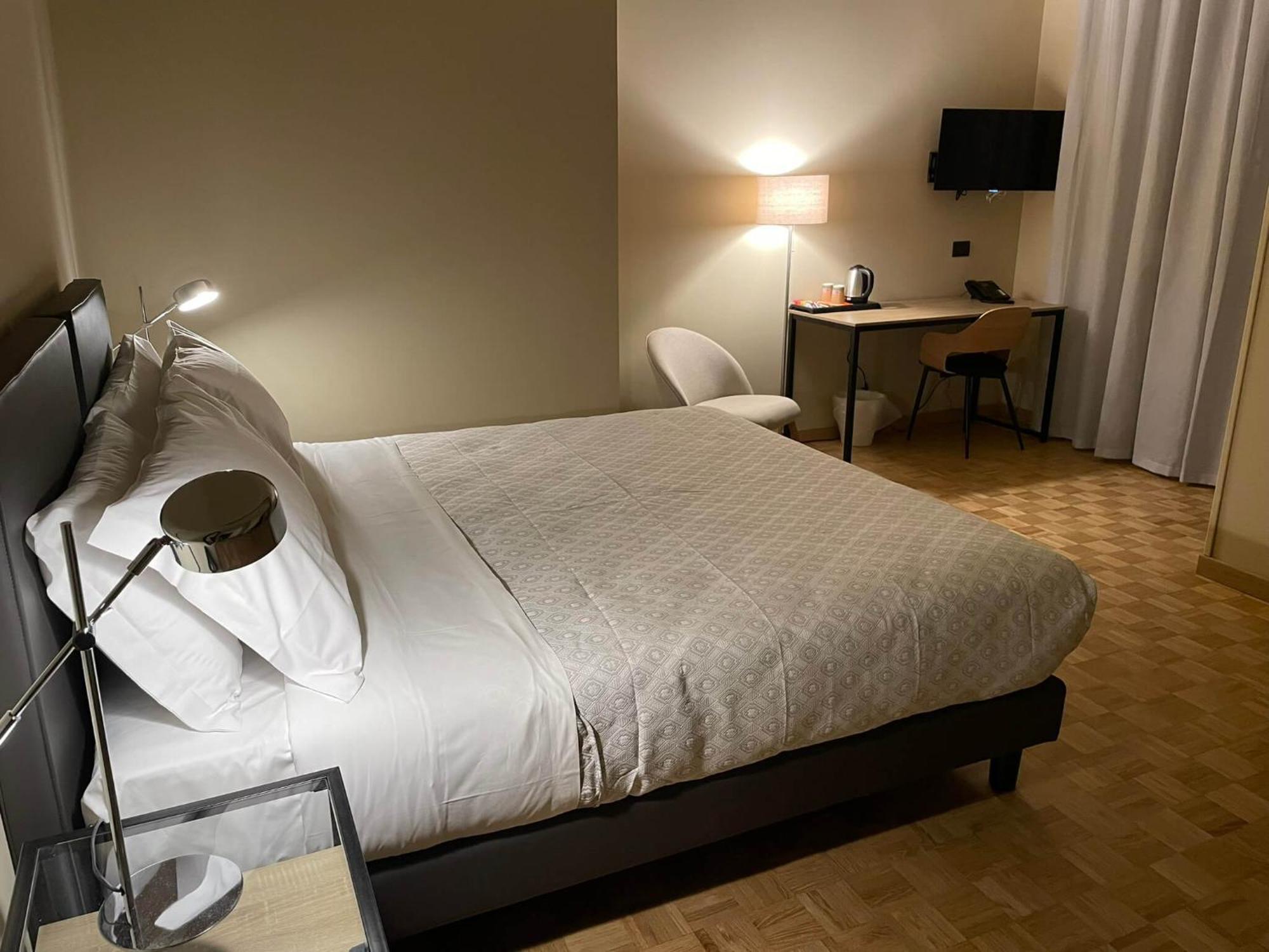 La Galleria Lodge Парма Экстерьер фото