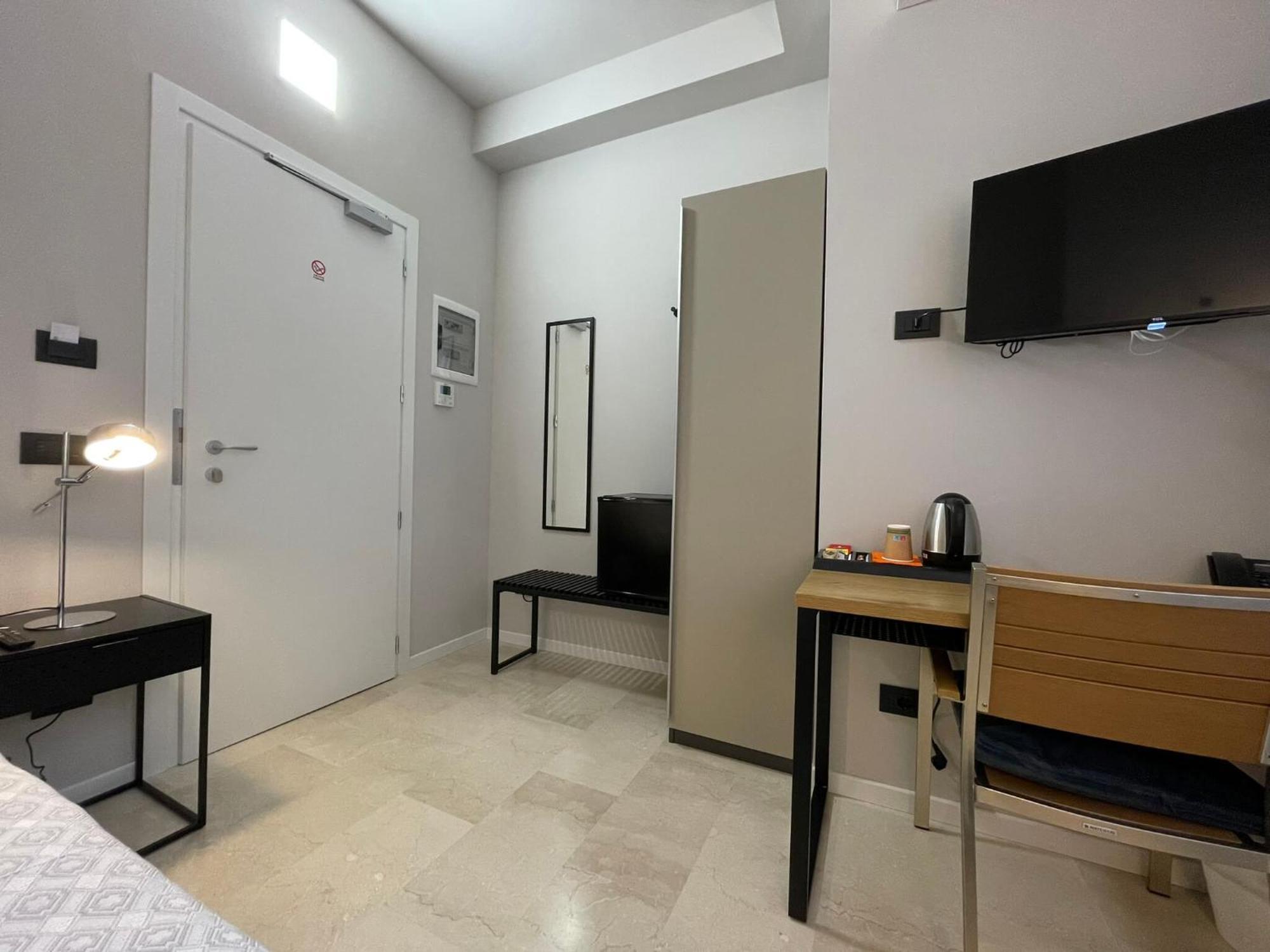 La Galleria Lodge Парма Экстерьер фото