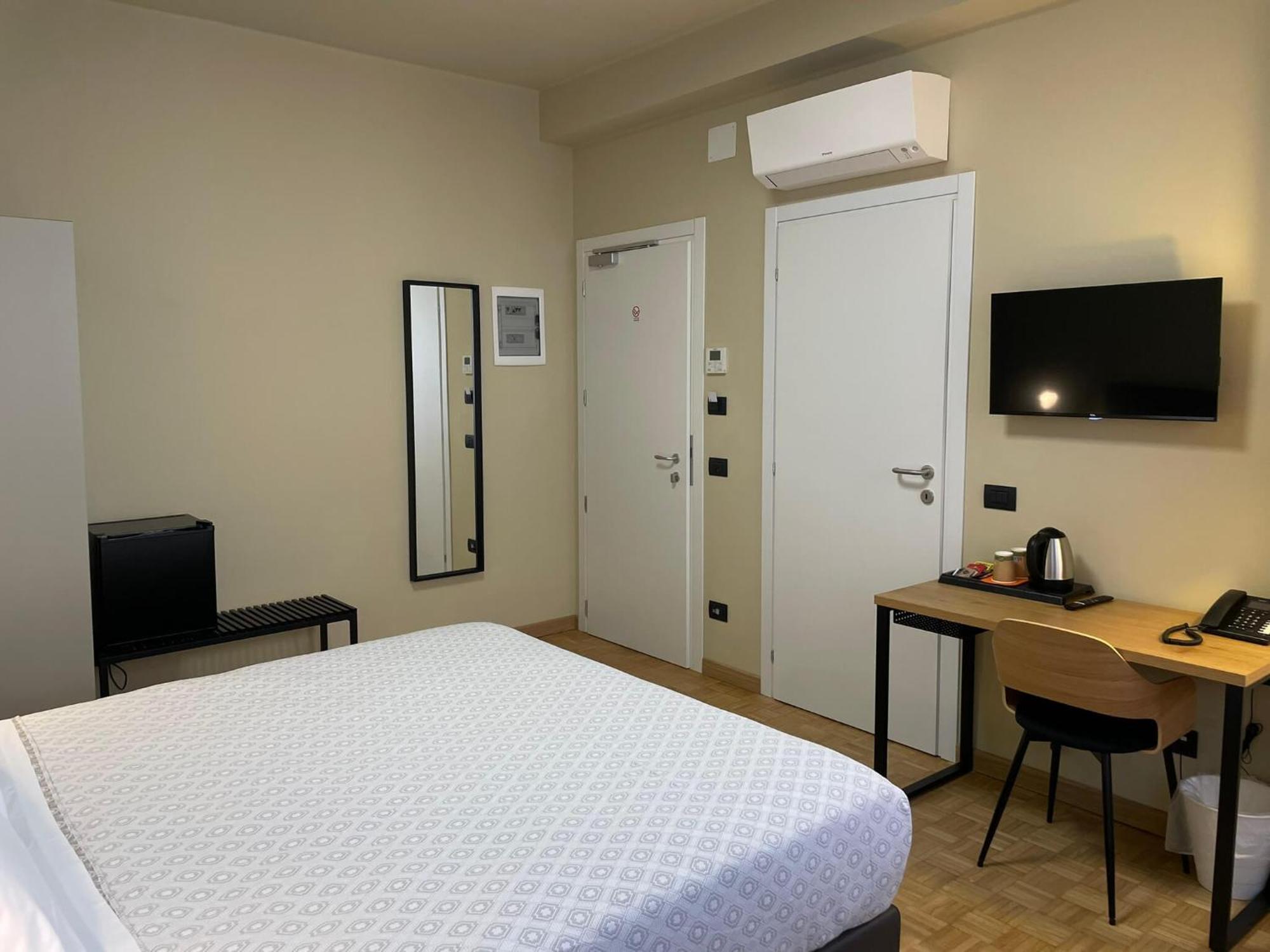La Galleria Lodge Парма Экстерьер фото